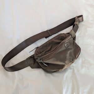 Lululemon Clean Lines Belt Bag - Artifact - 2L - Adjusts Strap
